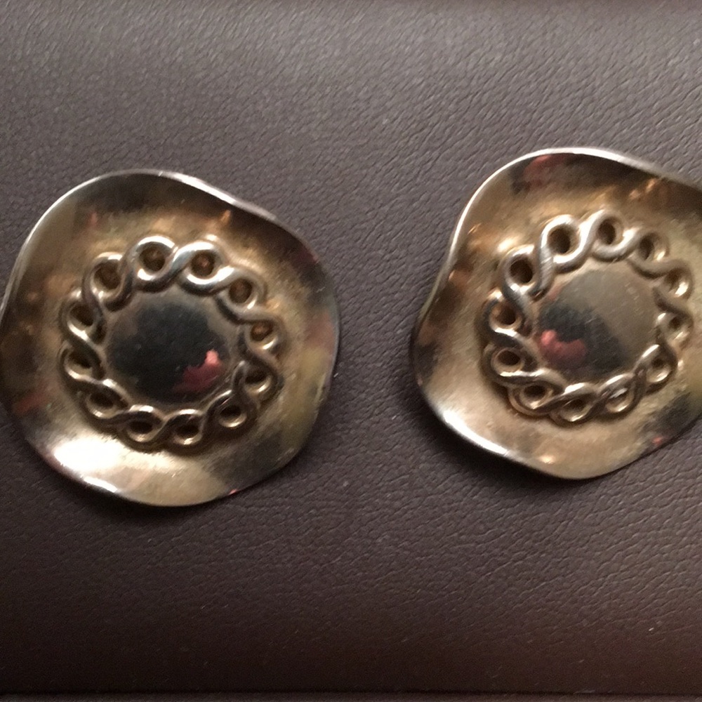 Retro clip earrings
